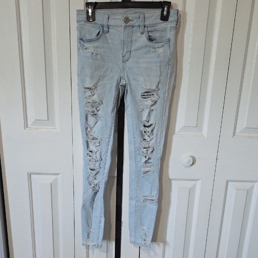 American Eagle Outfitters Light Wash Ripped Skinny Jeans